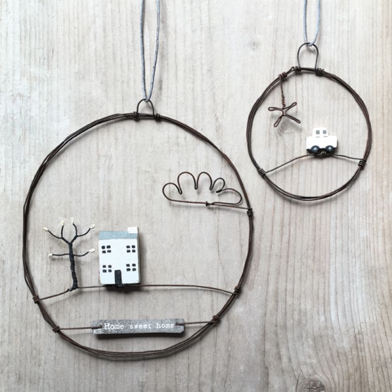 Lg rusty wire wreath-House with cloud