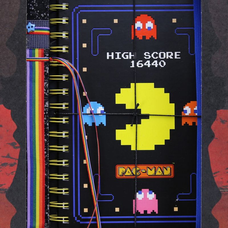 Easter candle with Pacman - Notebook