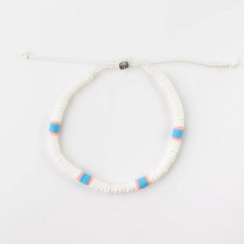 Elasticated bracelet with natural puka shell 