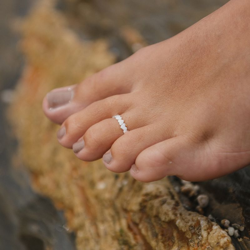 Adjustable, silver plated metal toe ring