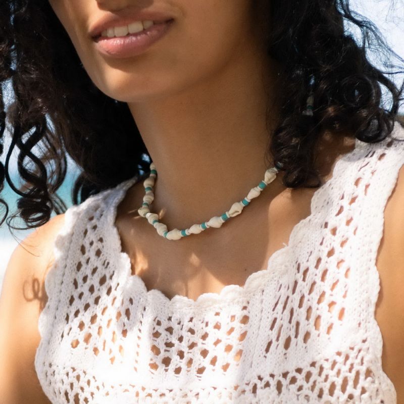 Surfer necklace with shells