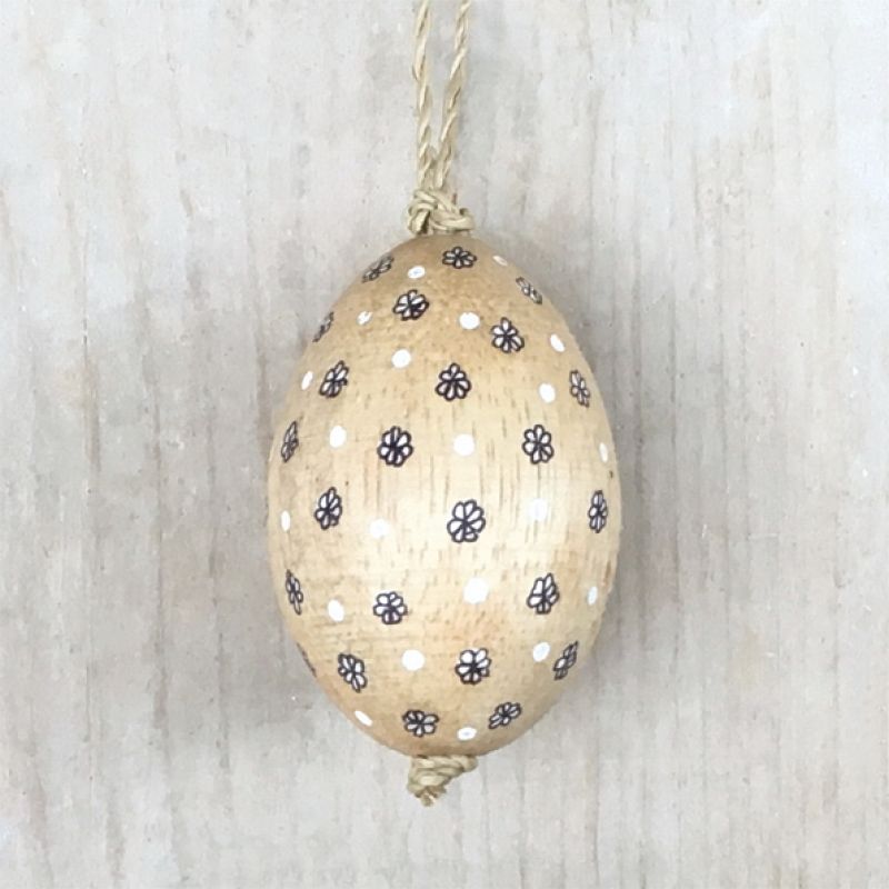 Hanging wooden egg-Daisies