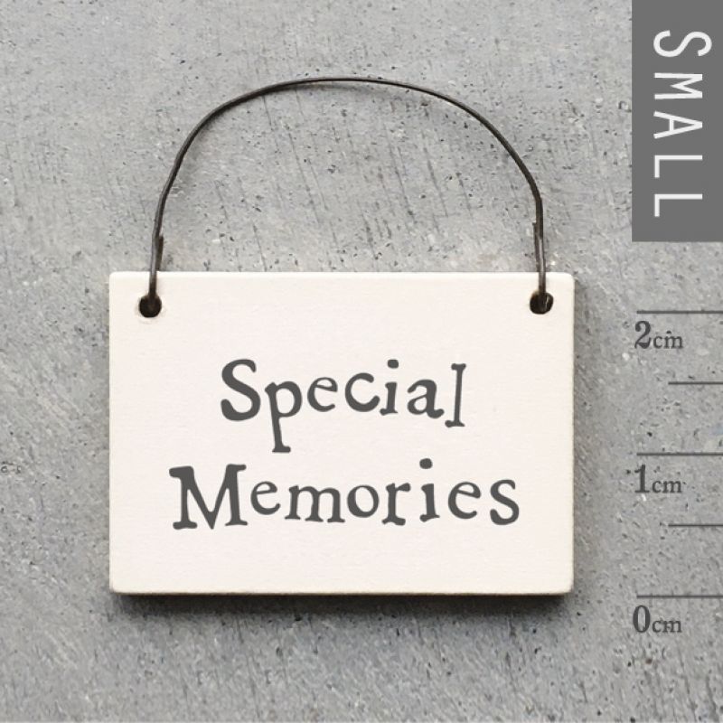 Little word  sign – Special memories (4 x 3cm)