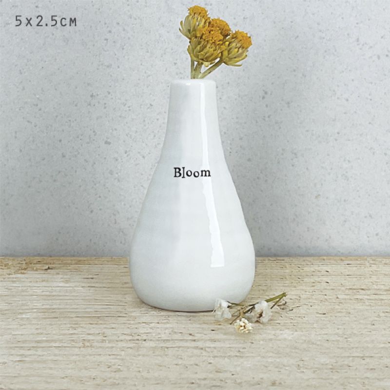 Sml porcelain vase-Bloom