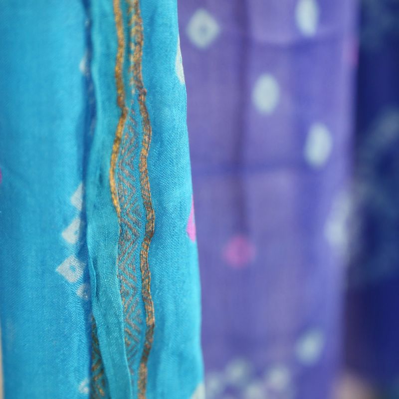 Old silk sari approx 5m asst'd