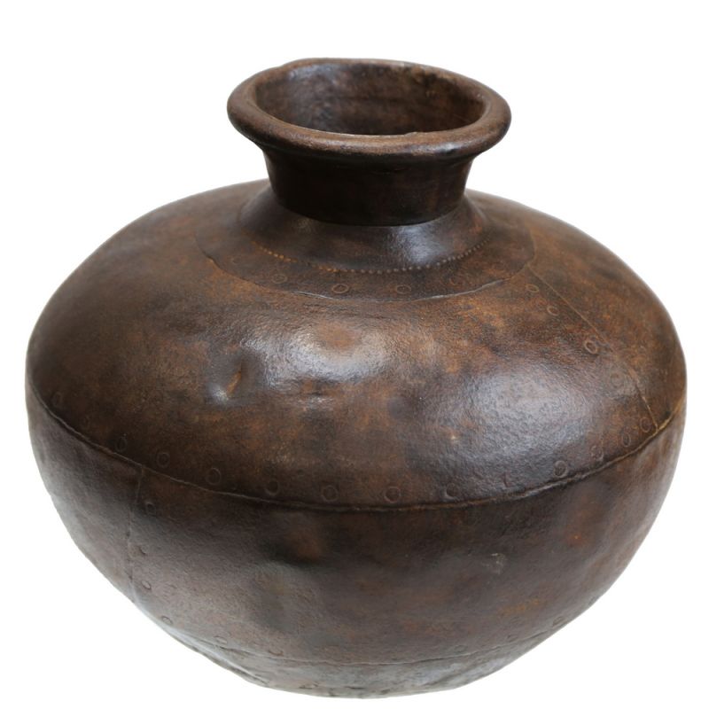 Metal jar rustique